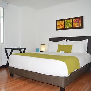 La Rivera Hotel